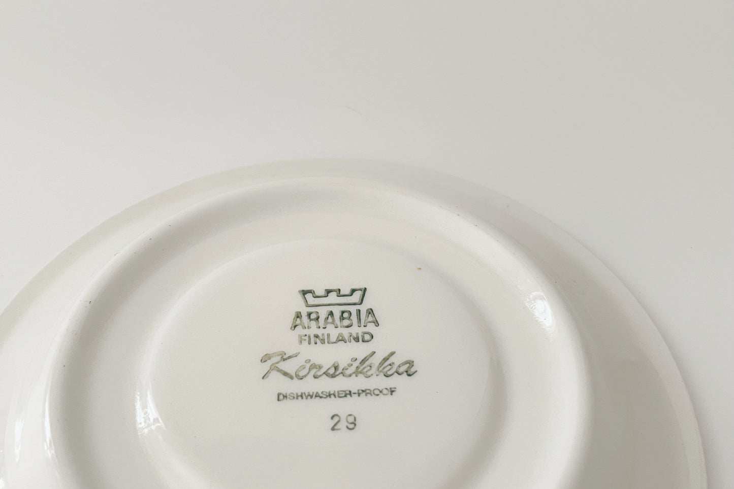 ARABIA Kirsikka コーヒーカップ＆ソーサー