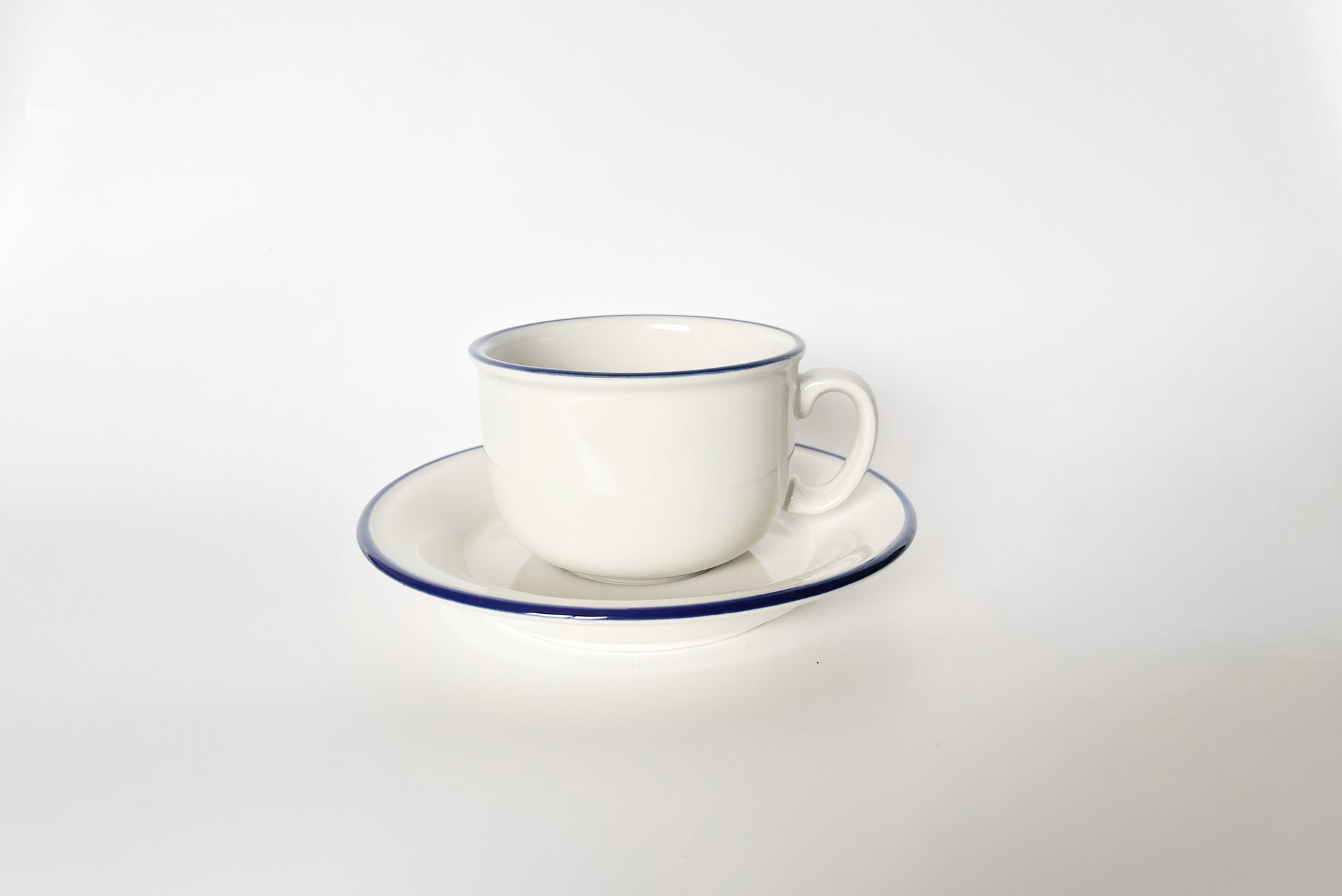 Lisa Larson JANG カップ ＆ソーサー｜designad av Lisa Larsson för ÅHLÉNS