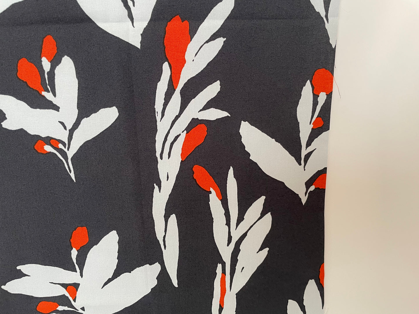 marimekko fabric "pieni hyhmä"