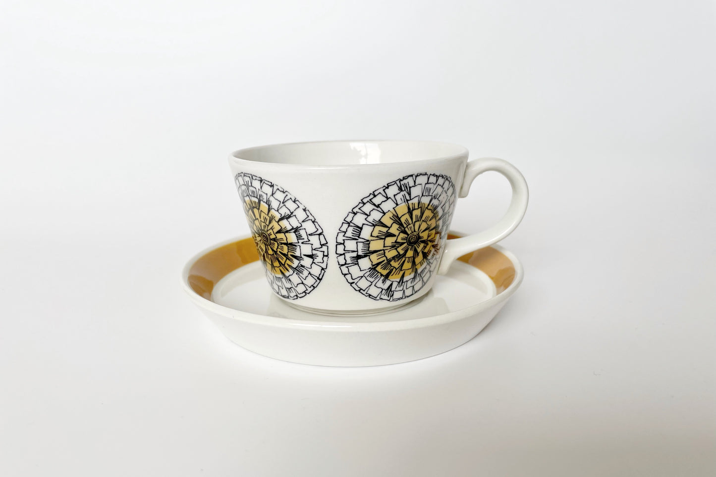 ARABIA Kehakukka Cup and Saucer