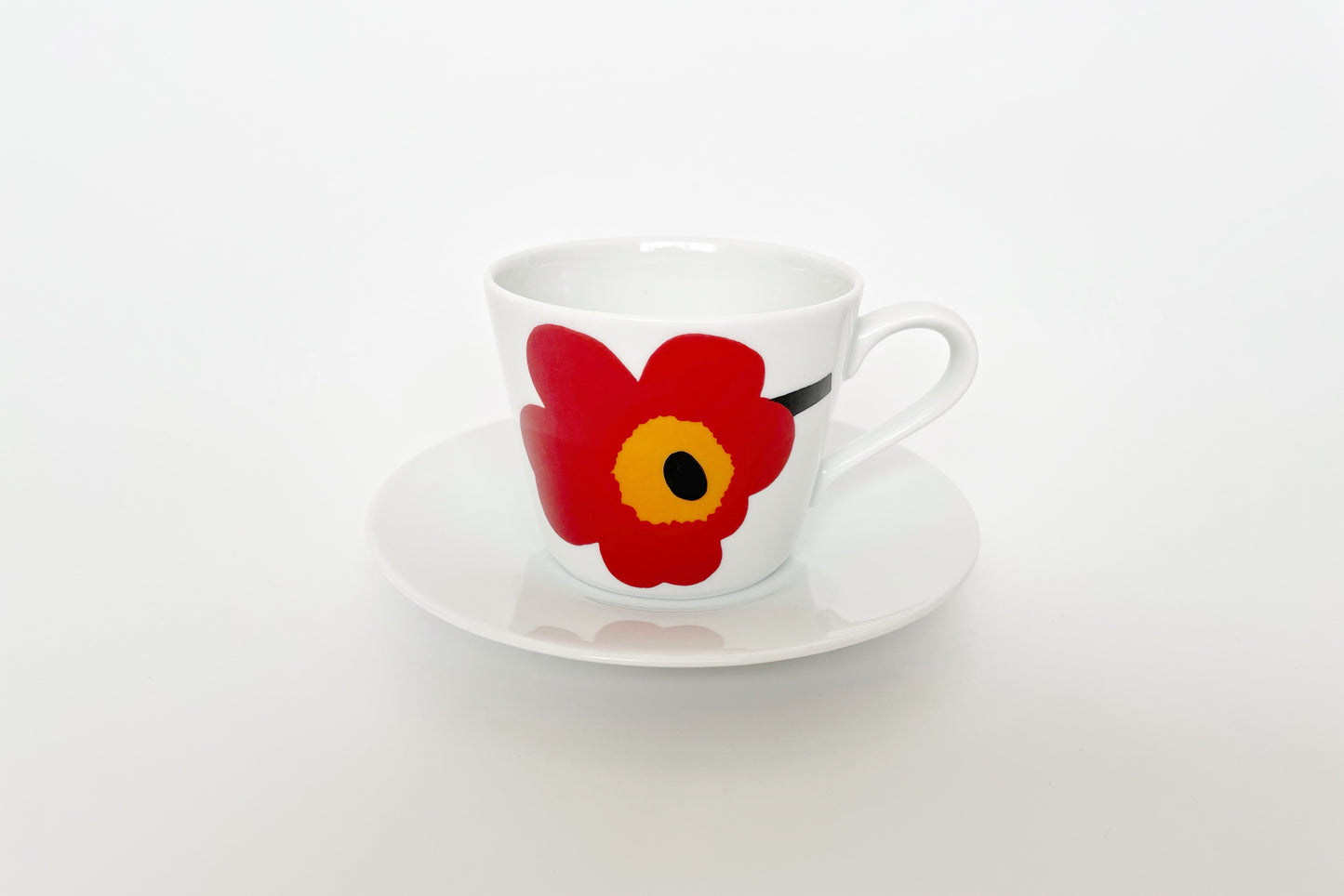 marimekko Unikko カップ＆ソーサー｜赤い花が印象的な北欧デザイン
