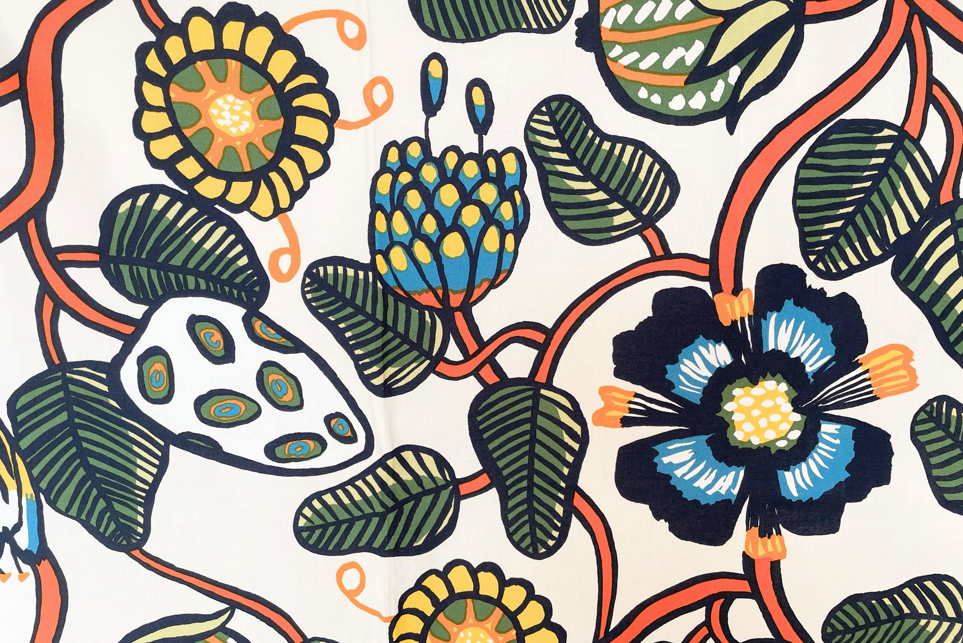 マリメッコ marimekko レア ティアラ TIARA リネン 生地 布 めずらしい